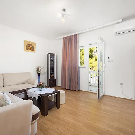 Rose Brodarica Apartment *