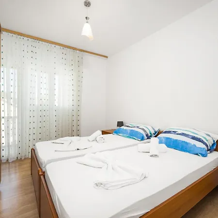 Rose Brodarica Apartment
