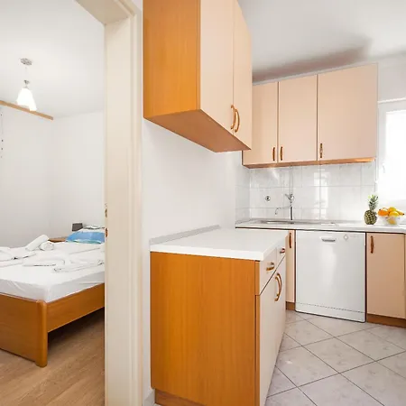 Rose Brodarica Apartment *