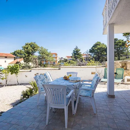 Rose Brodarica (Sibenik-Knin)