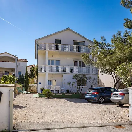 Rose * Brodarica (Sibenik-Knin)