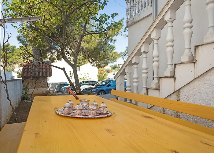 Rose * 布罗达里卡